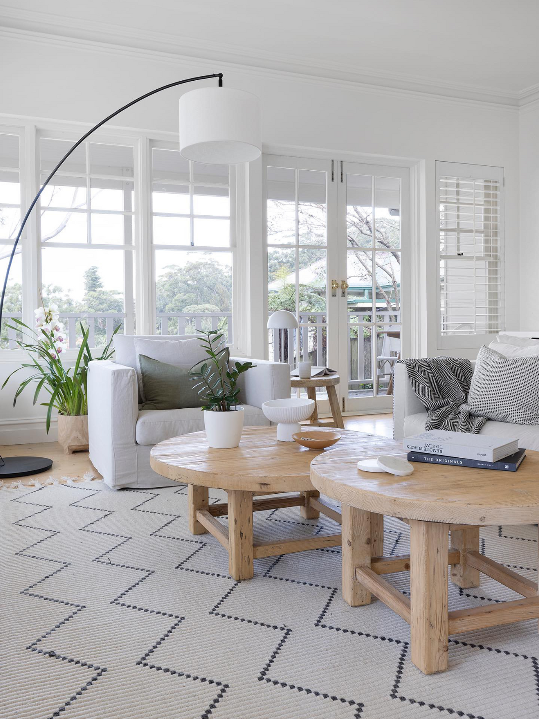 Petrus Diamond Tassel Cream Rug