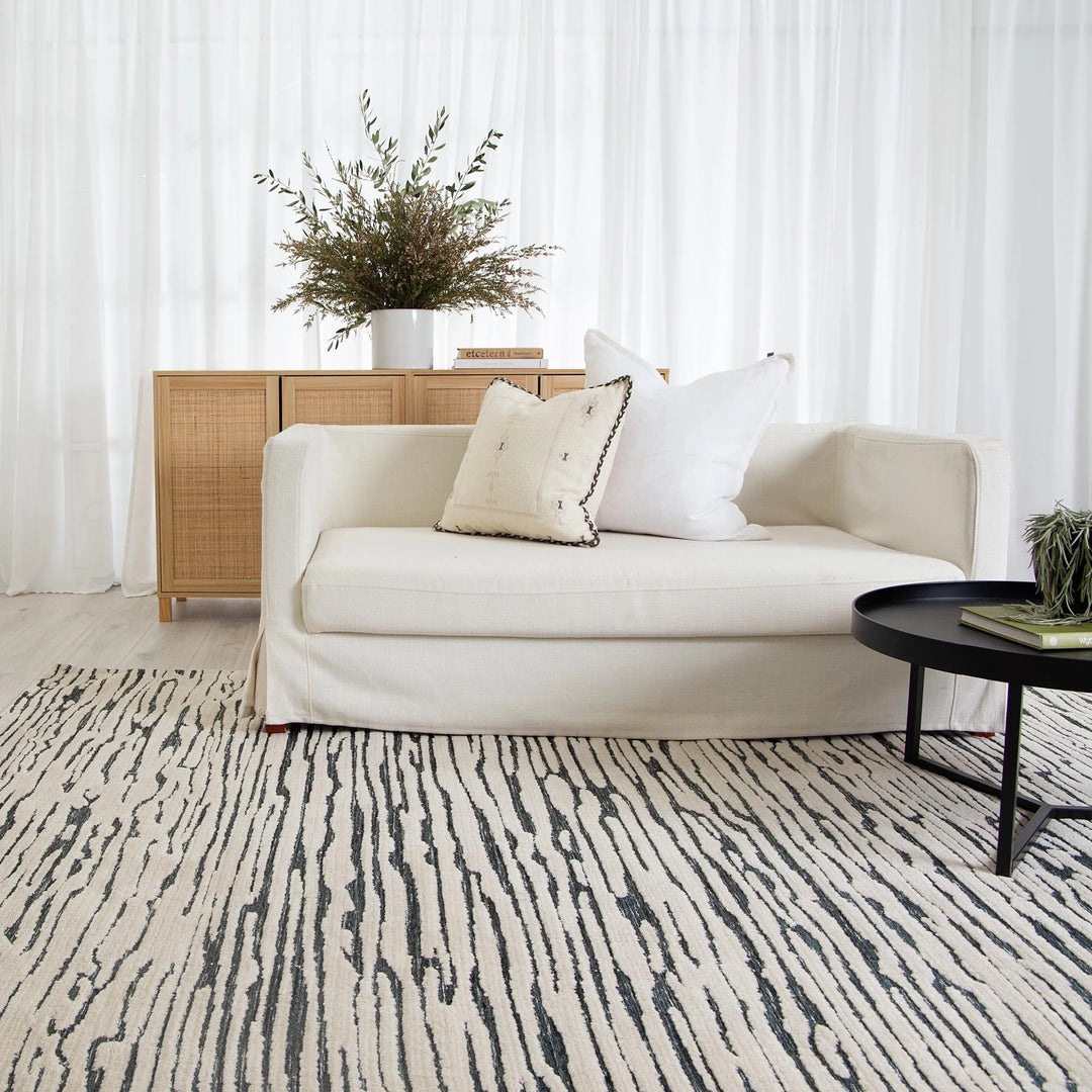 Kendra Dune Ivory & Black Rug