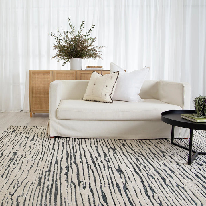 Kendra Dune Ivory & Black Rug