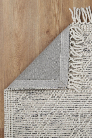 Perla Ava White Black Wool Rug