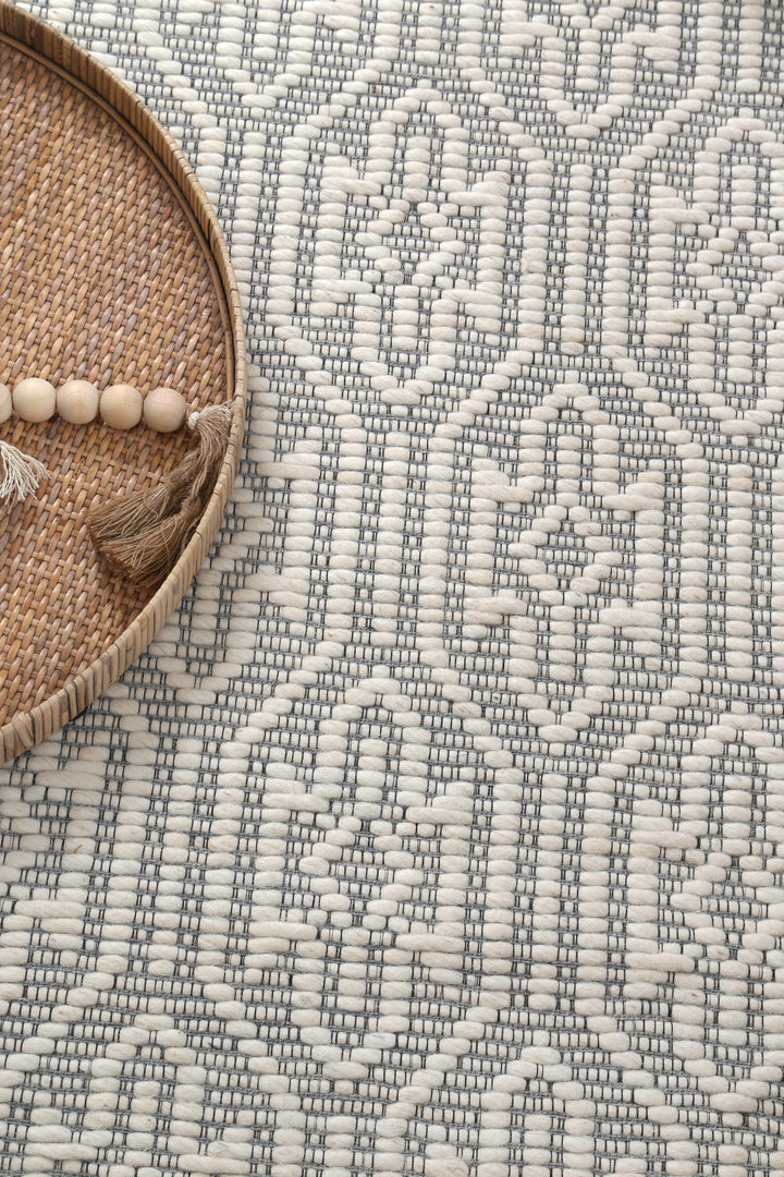Avoca Lattice Light Grey Wool Rug