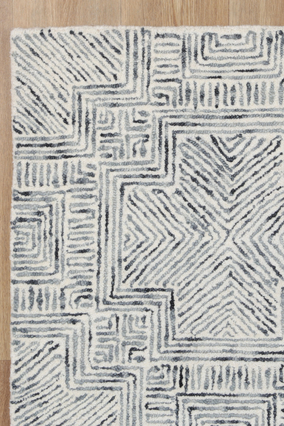 Labyrinth 09A  Charcoal Wool Rug