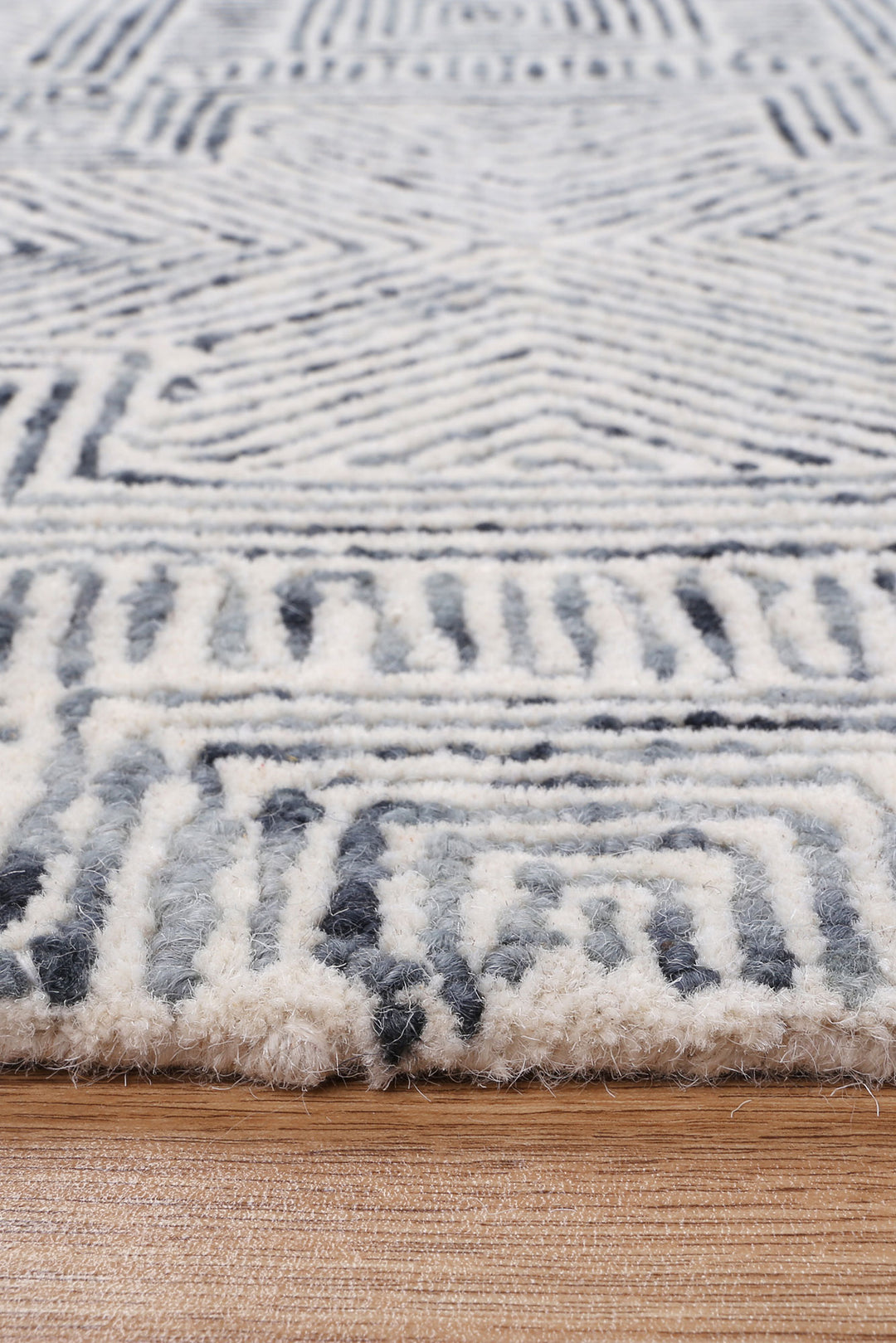 Labyrinth 09A  Charcoal Wool Rug