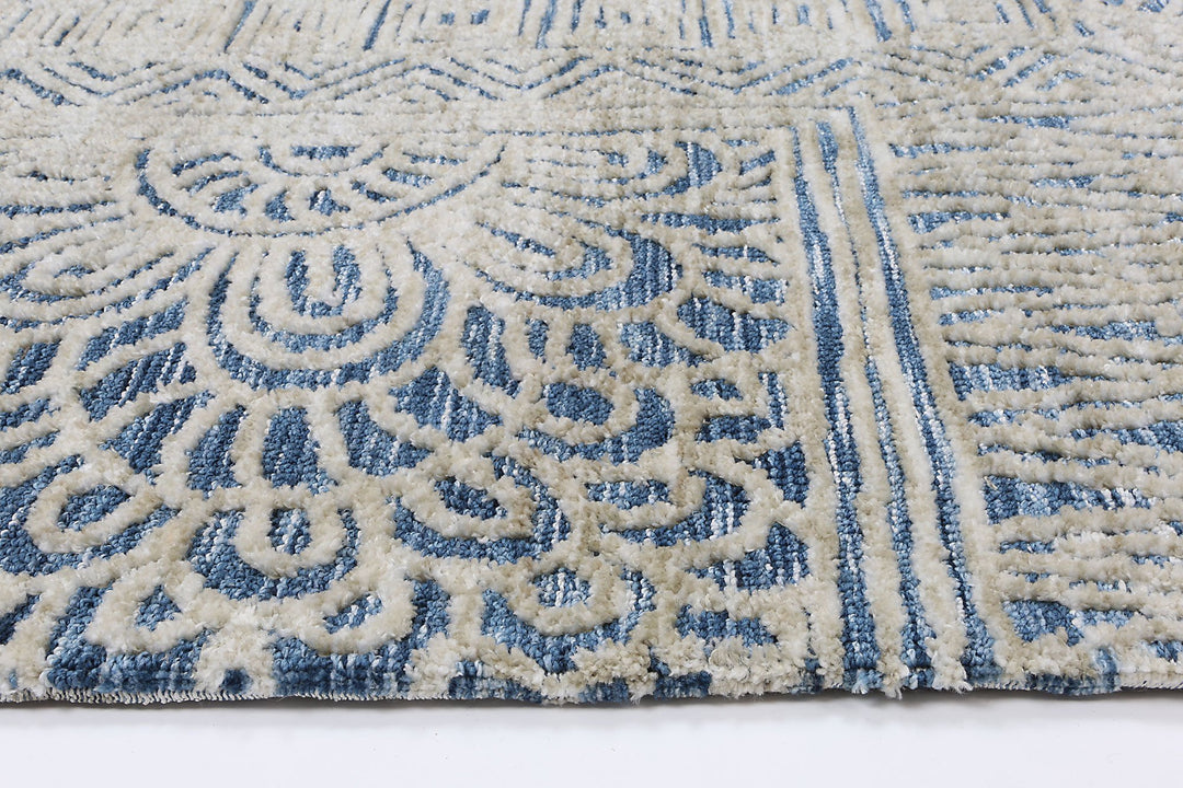 Aaliyah Navy Newburg Rug