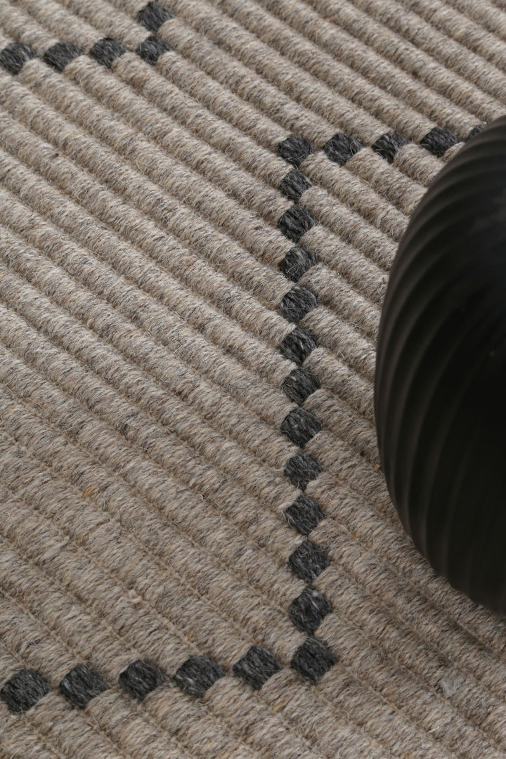 Petrus Diamond Tassel Ash Rug