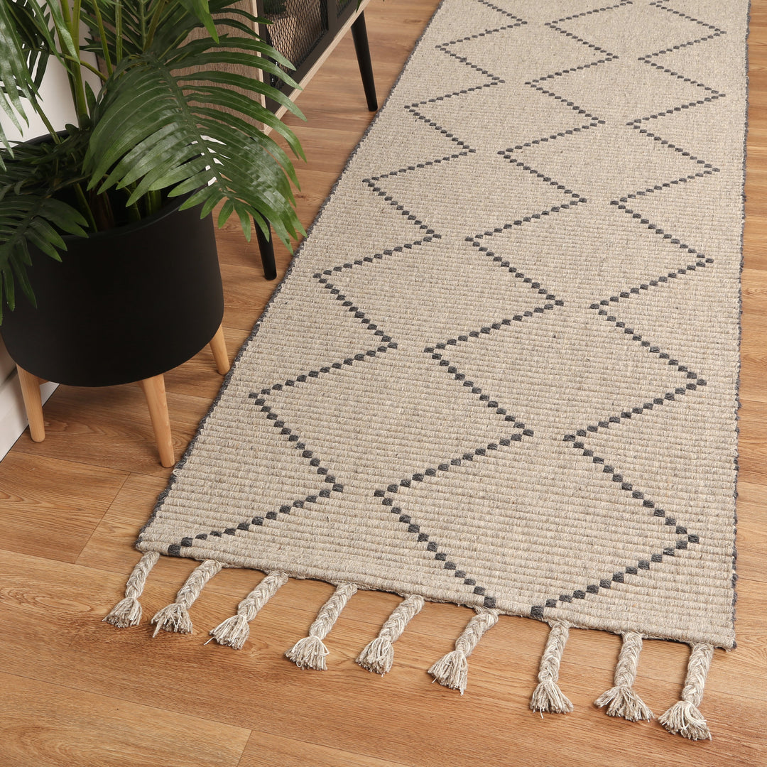 Petrus Diamond Tassel Ash Rug