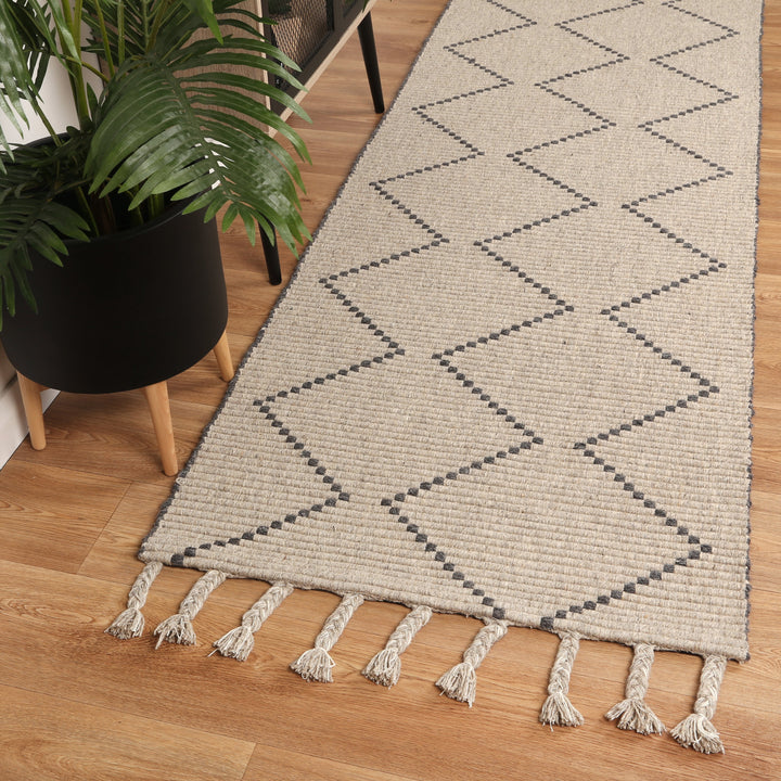 Petrus Diamond Tassel Ash Rug