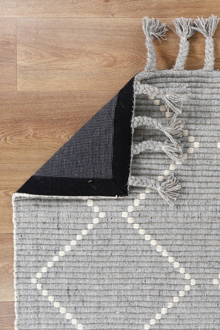 Petrus Diamond Tassel Grey Rug