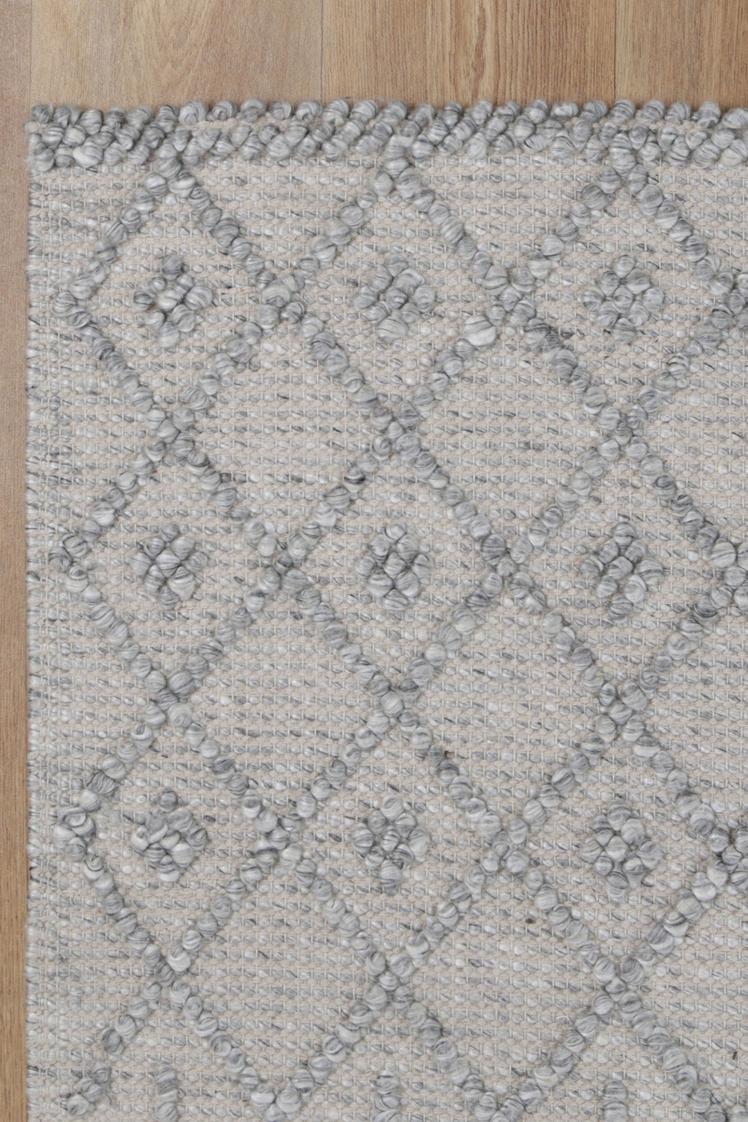 Dream02 Makay Steel Rug