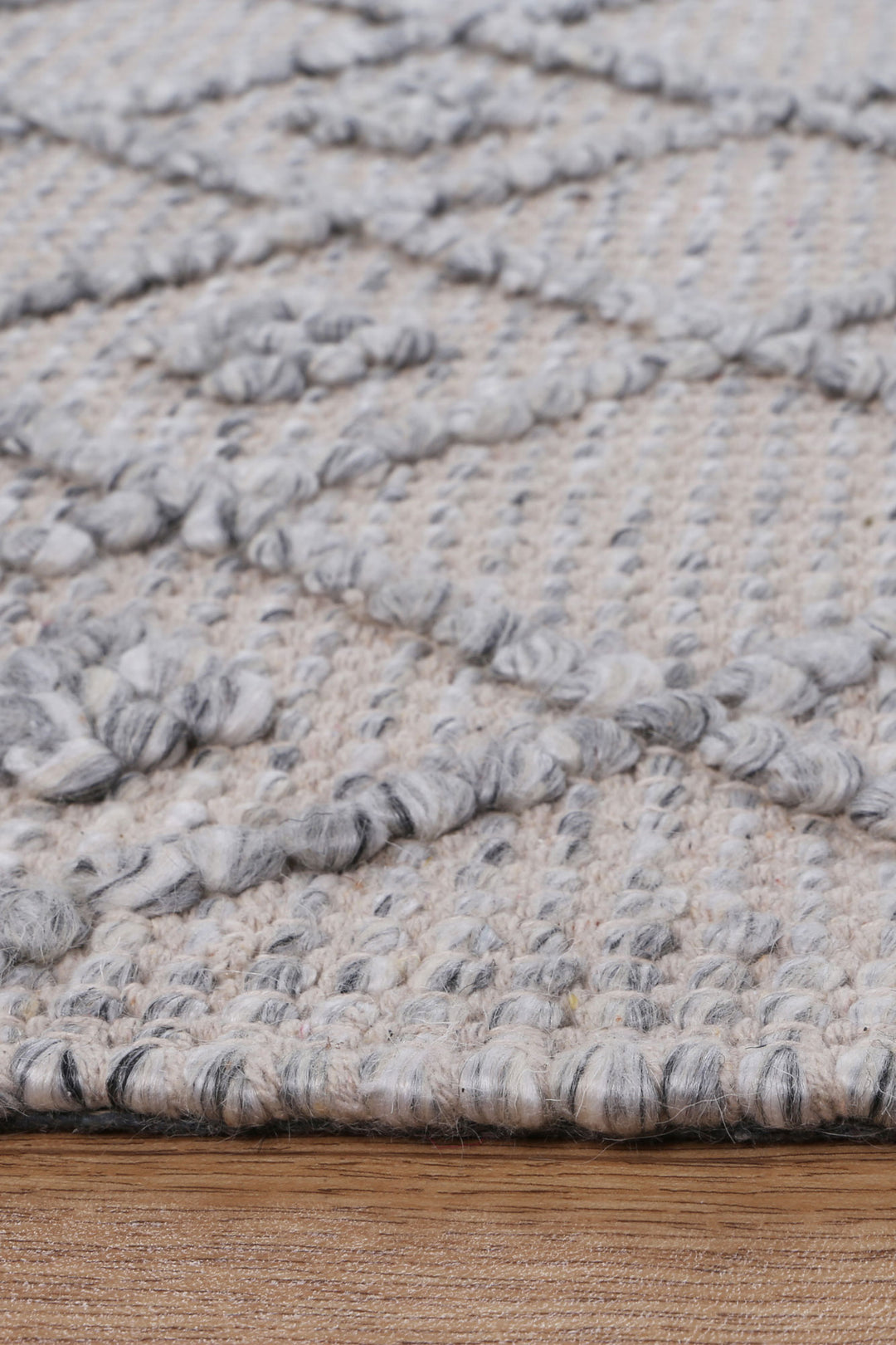 Dream02 Makay Steel Rug