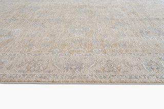 CRUCIAL Traditional Beige Rug