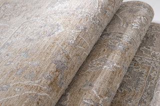 CRUCIAL Traditional Beige Rug