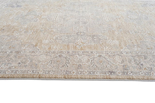 CRUCIAL Traditional Beige Rug