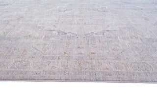 CRUCIAL Traditional Light Rug