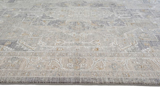 CRUCIAL Traditional Fume Rug