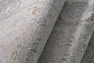 CRUCIAL Traditional Light Grey Rug