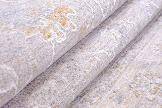 CRUCIAL Traditional Light Grey Rug