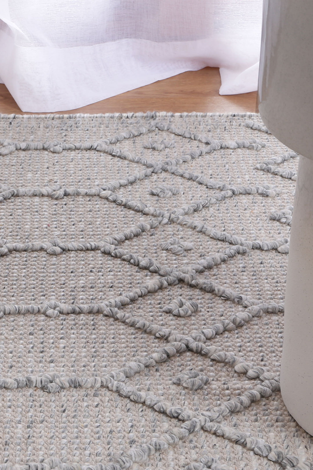 Dream02 Makay Steel Rug