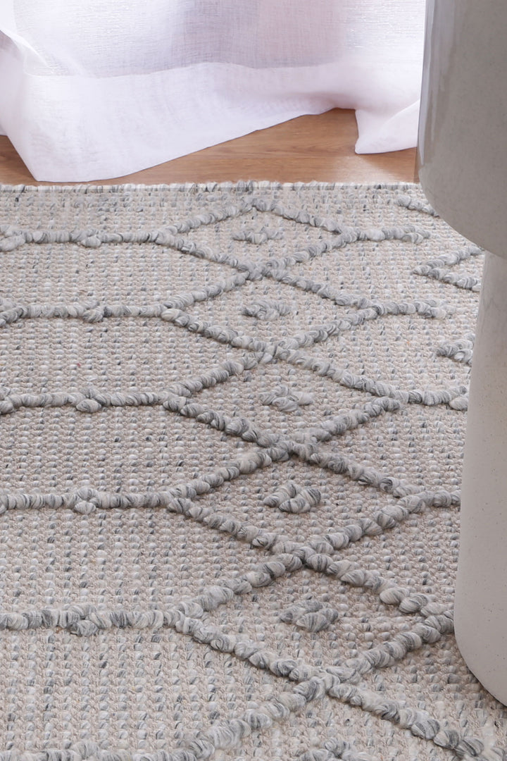 Dream02 Makay Steel Rug