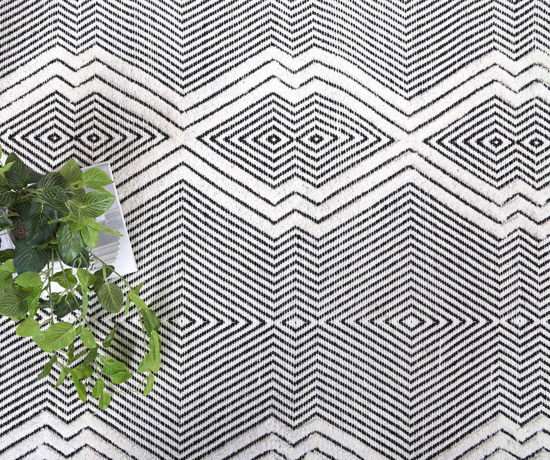 Kaiden Saw Ivory Wool  Rug