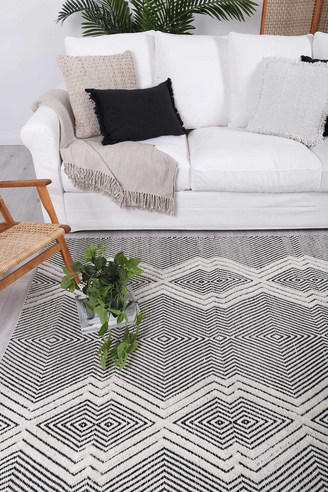 Kaiden Saw Ivory Wool  Rug