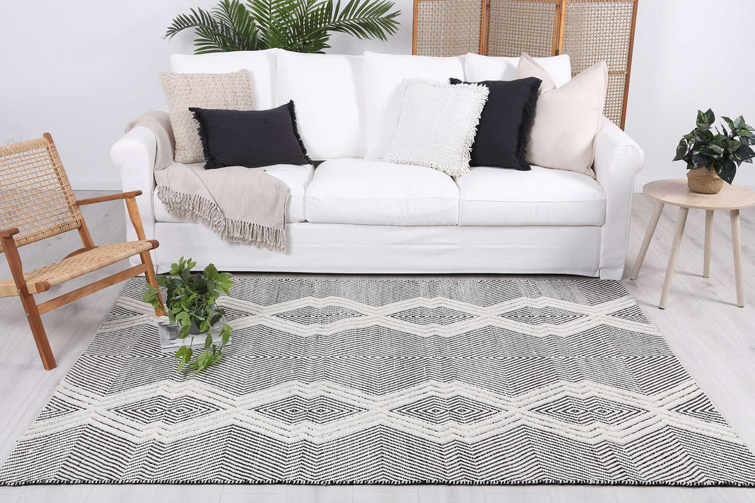 Kaiden Saw Ivory Wool  Rug