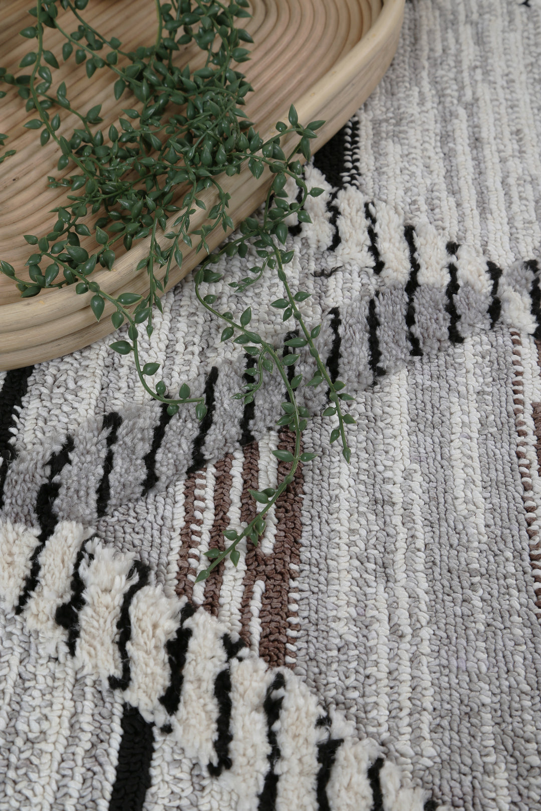 Origin Issac White Rug