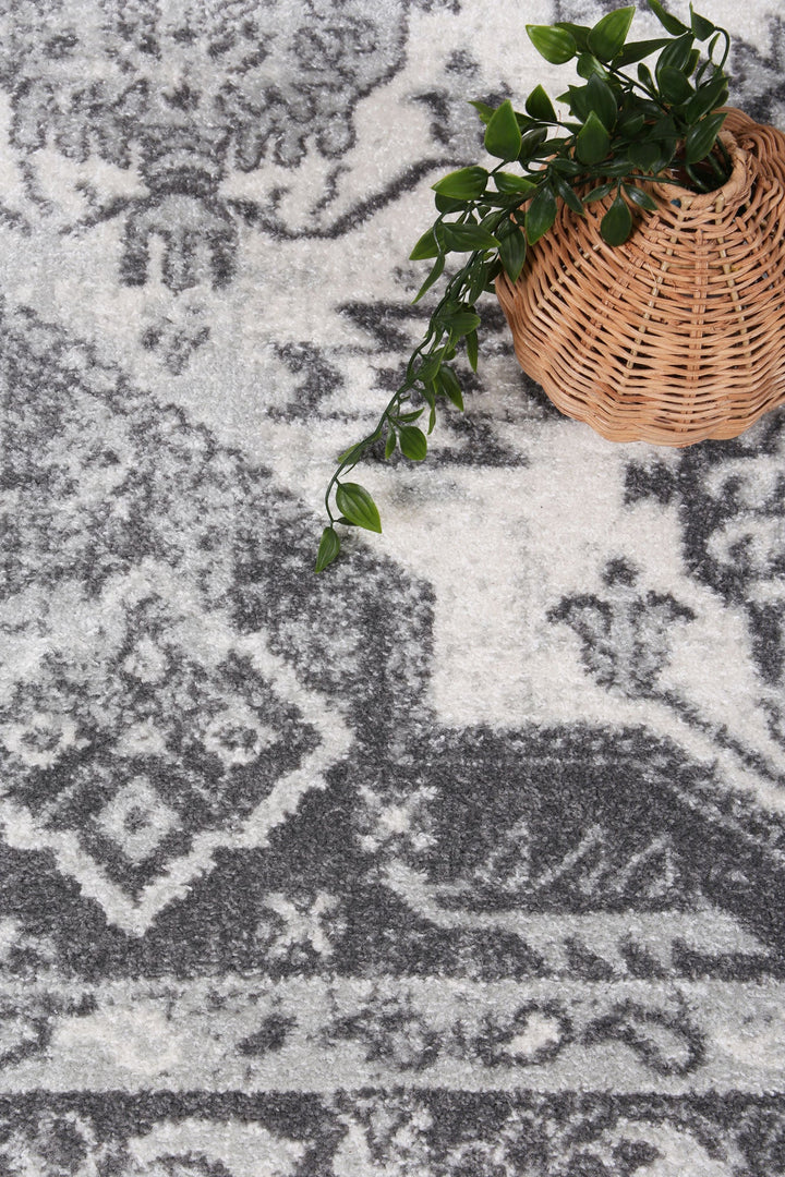 Cosquer White Grey Traditional Rug