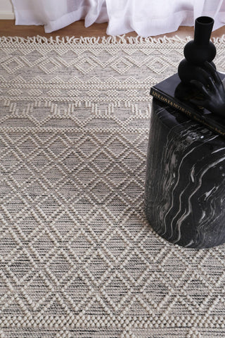 Perla Mia White & Black Wool Rug