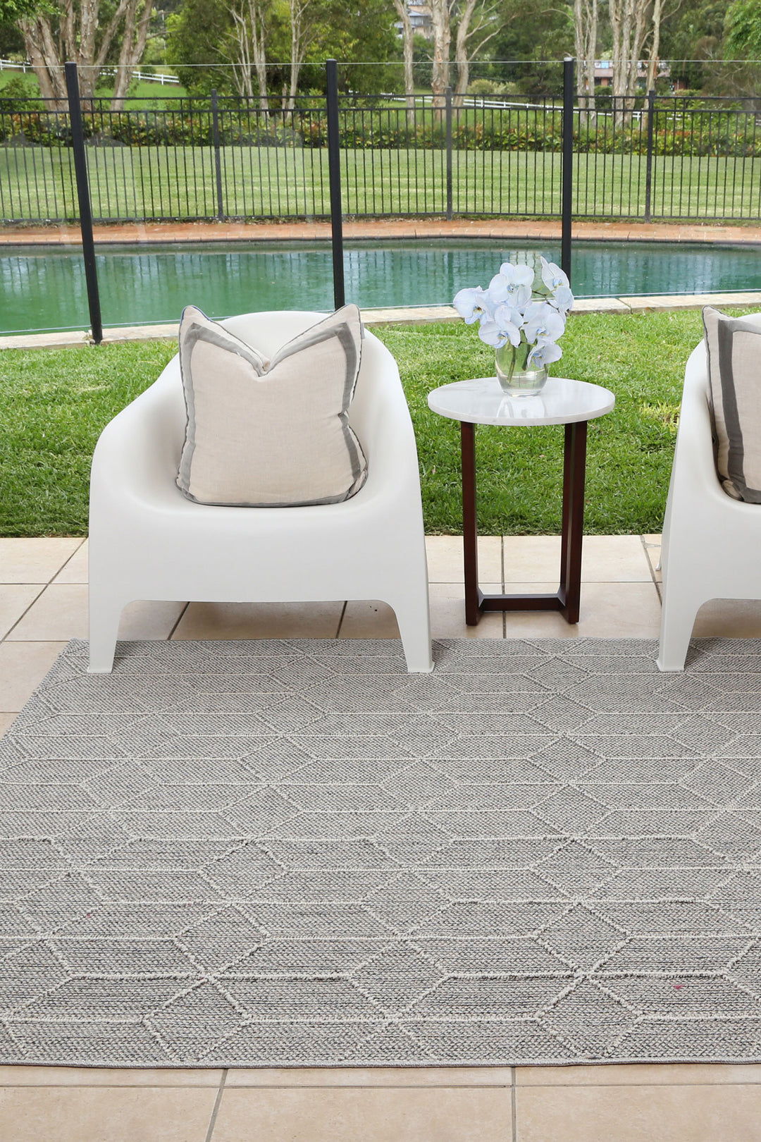 Yumi Totori Ash Geometric Flatweave Rug