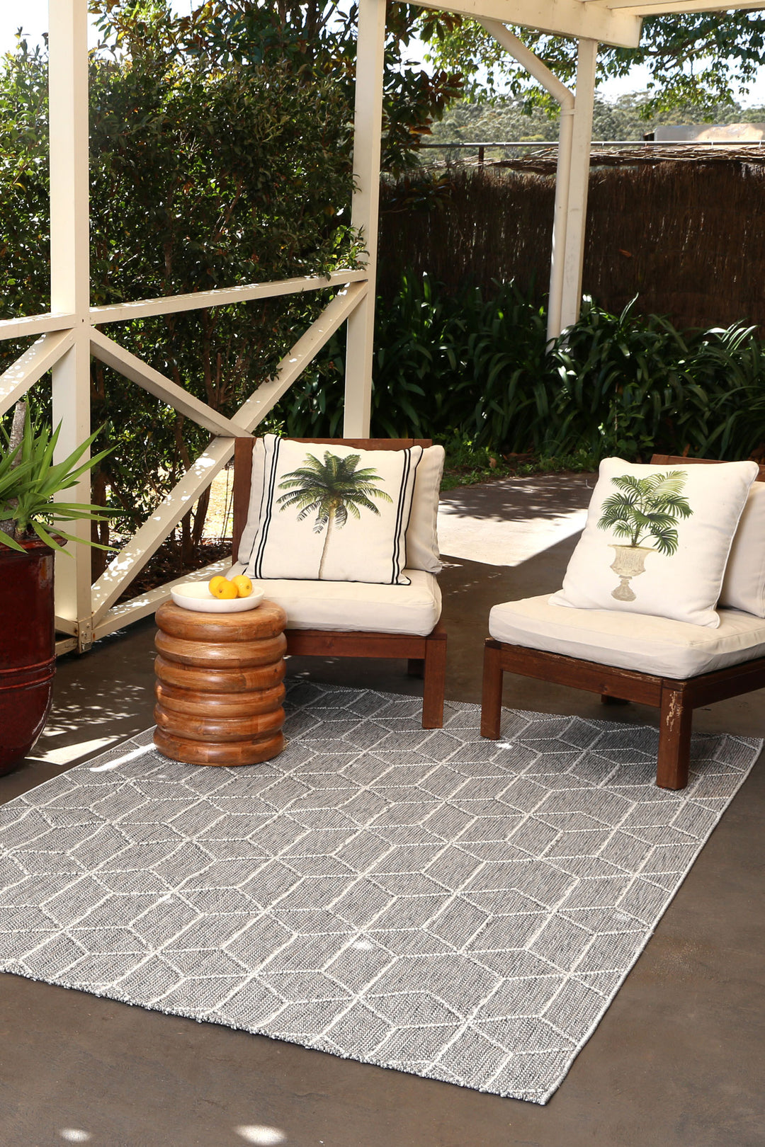 Yumi Sikua Grey Geometric Flatweave Rug