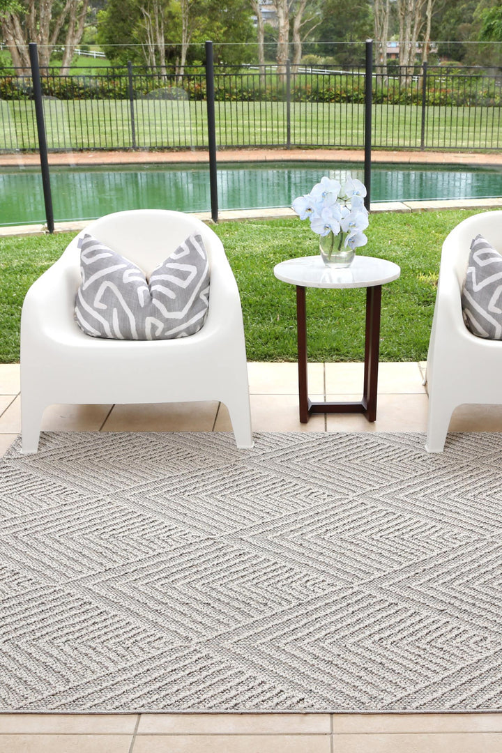 Yumi Kini Grey Geometric Flatweave Rug