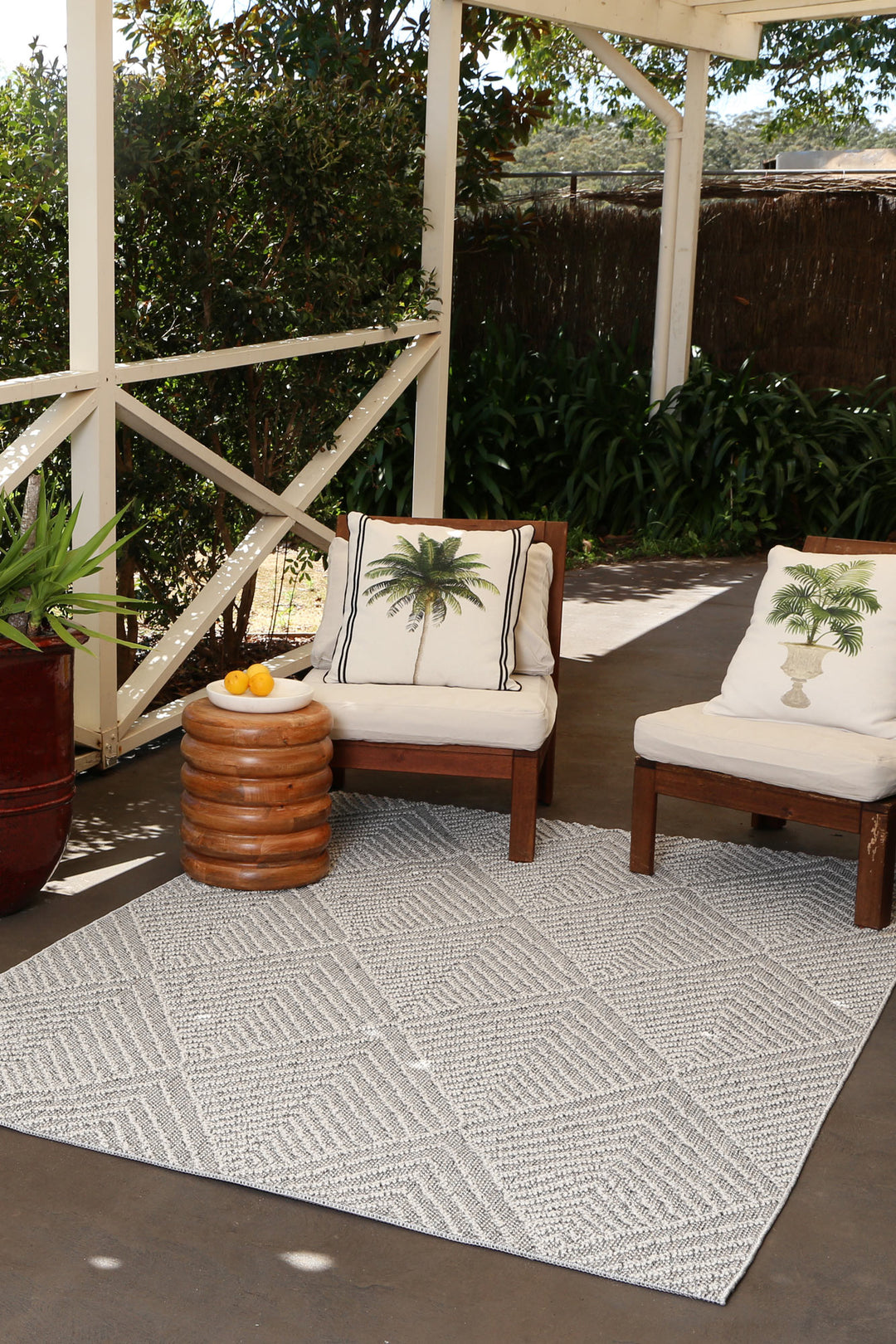 Yumi Menapi Ash Geometric Flatweave Rug