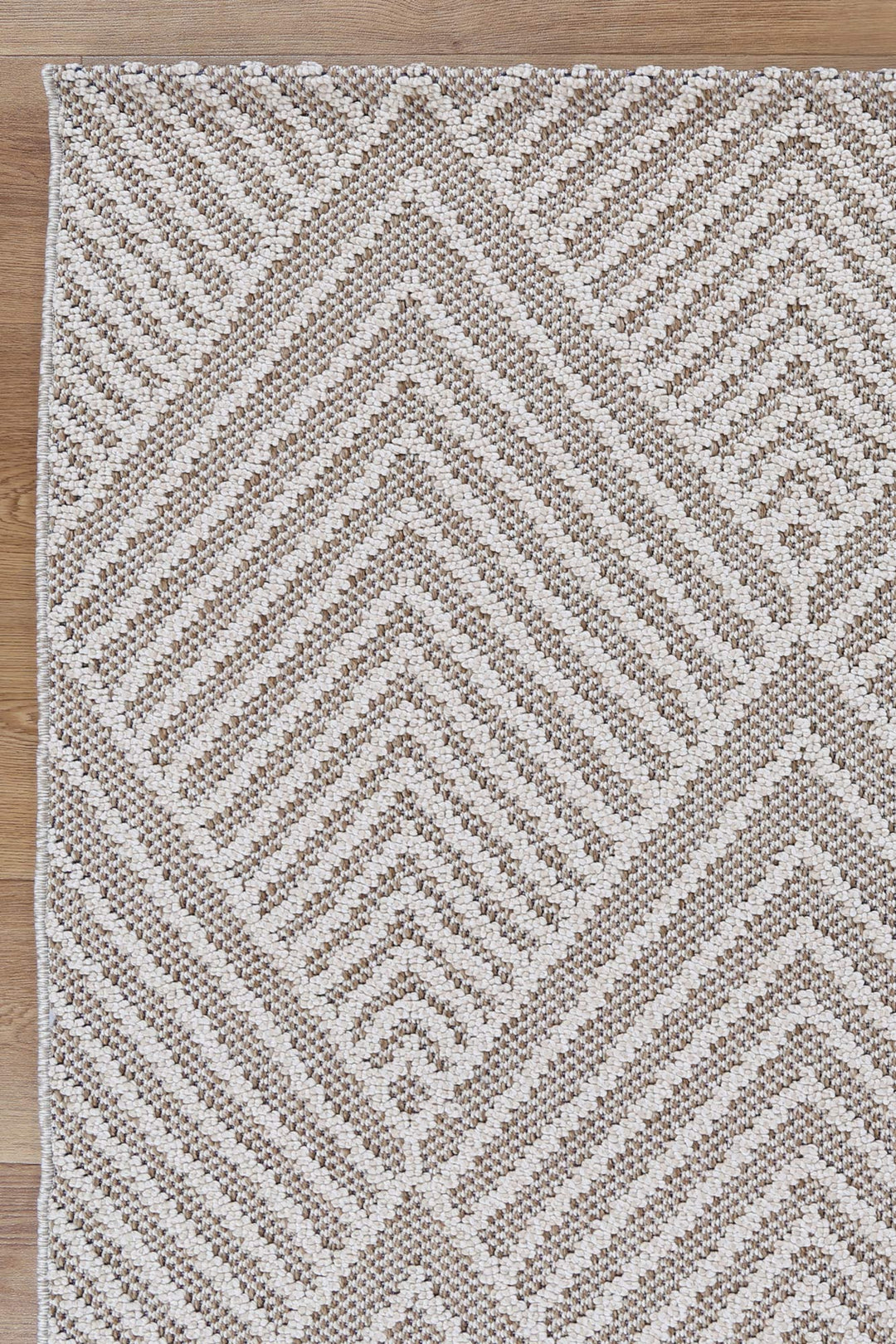 Yumi Onika Beige Geometric Flatweave Rug