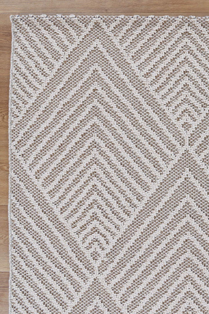 Yumi Onika Beige Geometric Flatweave Rug