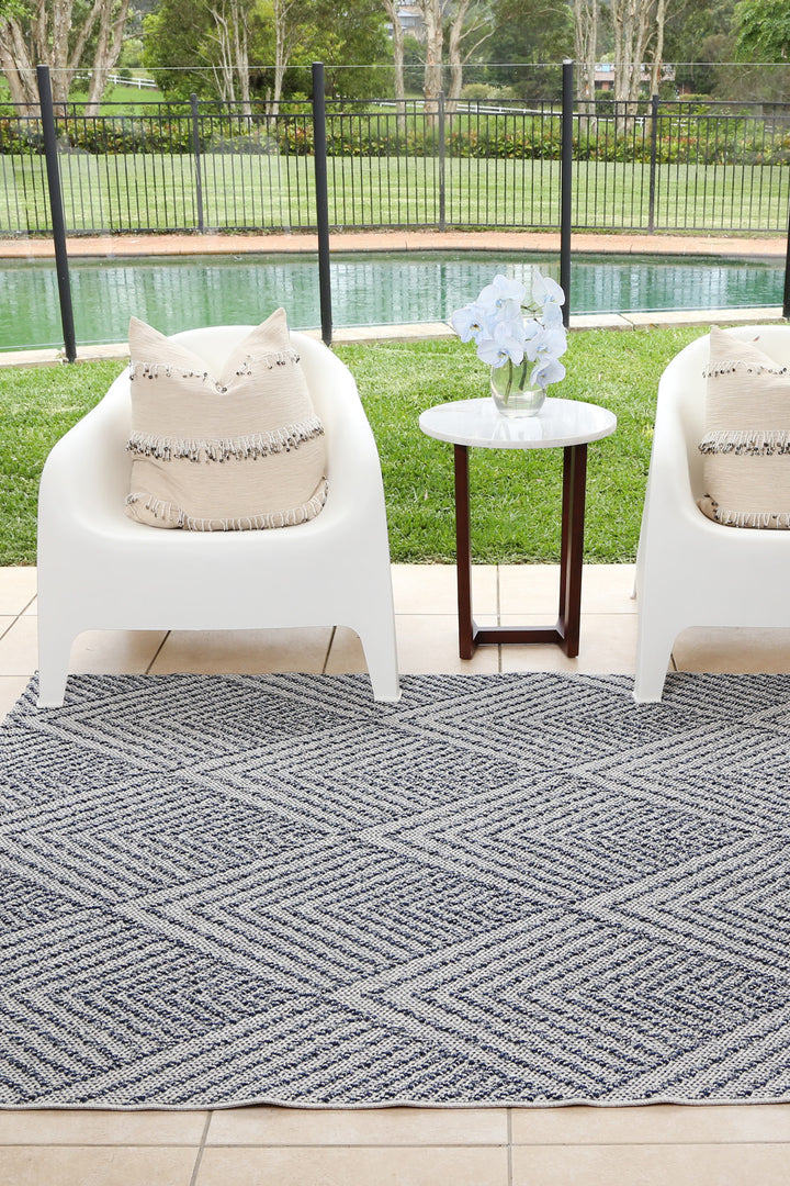 Yumi Naka Charcoal Geometric Flatweave Rug