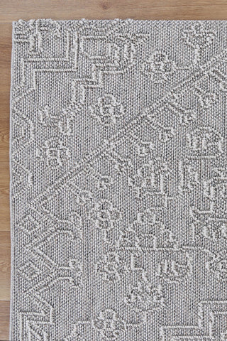 Yumi Nori Grey Tribal Flatweave Rug