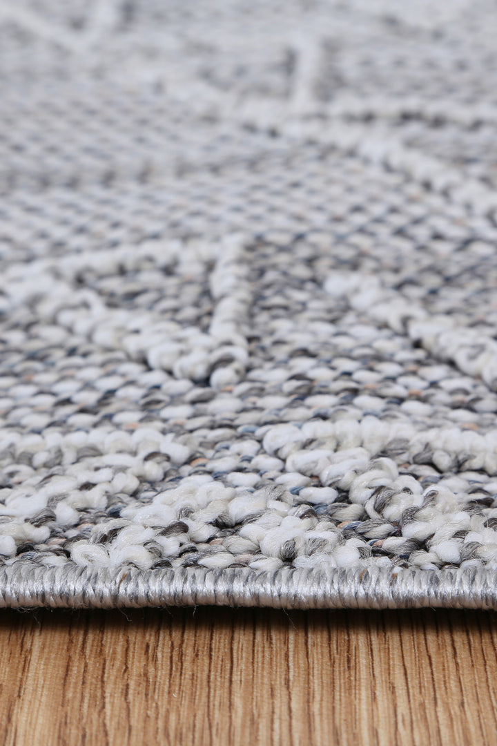 Yumi Kaua Ash Tribal Flatweave Rug