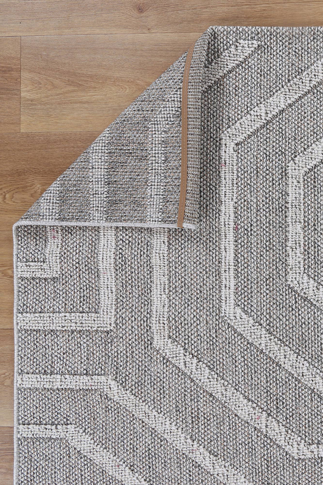 Yumi Suri Ash Geometric Flatweave Rug