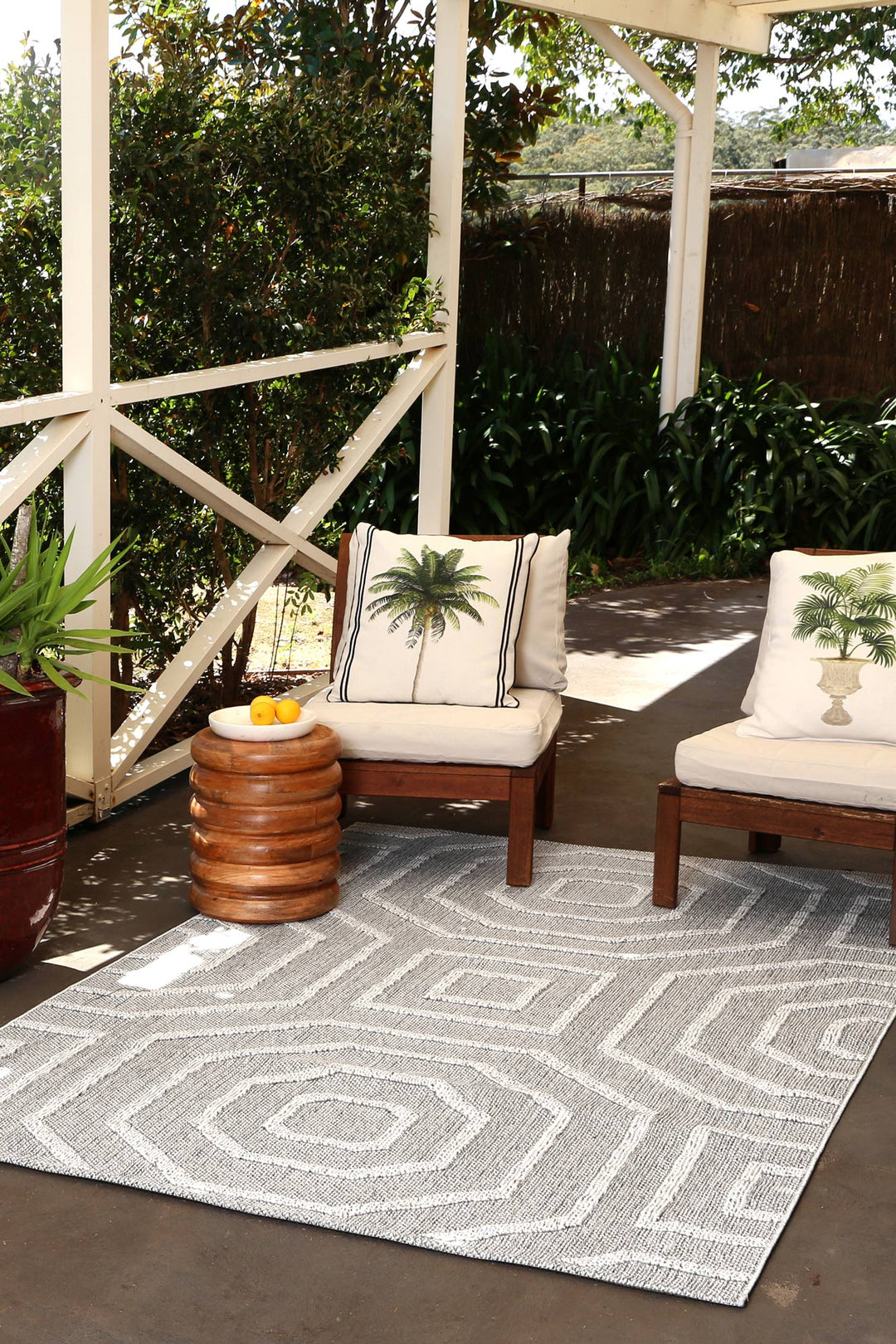 Yumi Suri Ash Geometric Flatweave Rug