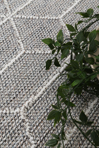 Yumi Totori Ash Geometric Flatweave Rug