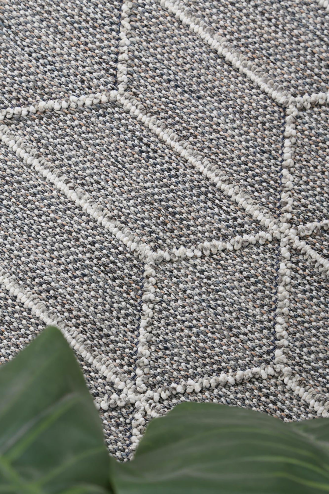 Yumi Sikua Grey Geometric Flatweave Rug