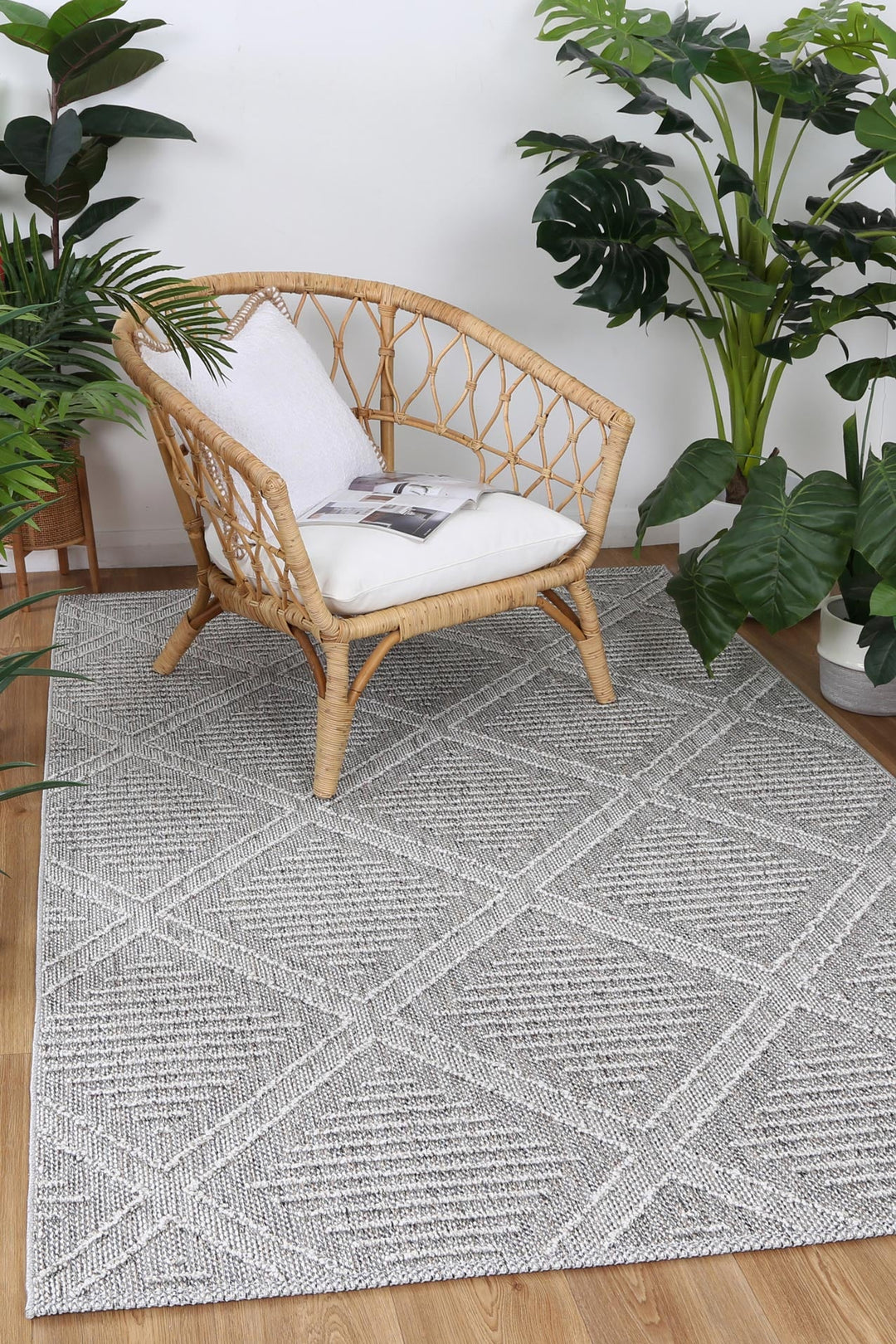 Yumi Vouza Grey Geometric Flatweave Rug