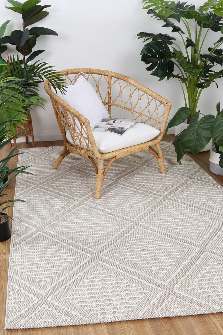 Yumi Kenilorea Beige Geometric Flatweave Rug