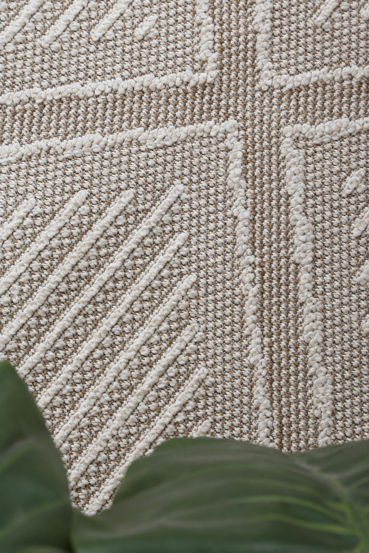 Yumi Kenilorea Beige Geometric Flatweave Rug