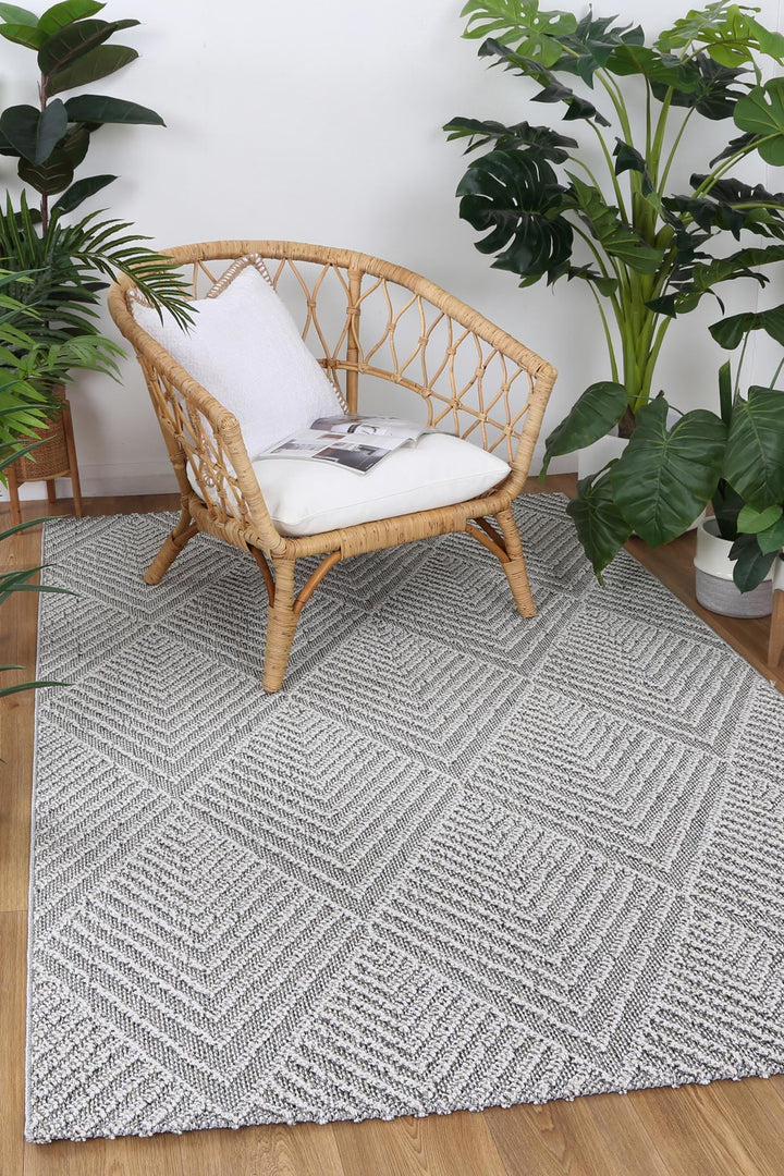 Yumi Kini Grey Geometric Flatweave Rug