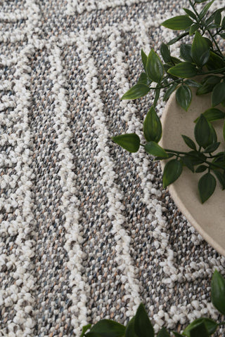 Yumi Menapi Ash Geometric Flatweave Rug