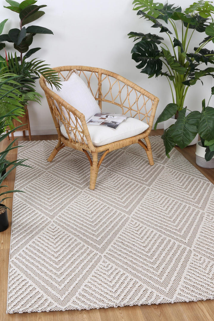 Yumi Onika Beige Geometric Flatweave Rug