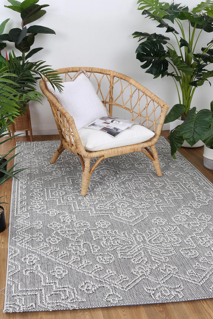 Yumi Bule Ash Tribal Flatweave Rug