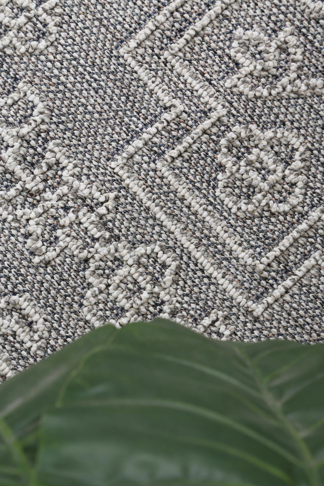 Yumi Bule Ash Tribal Flatweave Rug